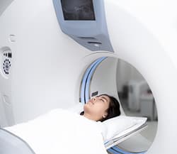 病院・整形外科はレントゲン・MRIを撮ってもらうことができ、診断書ももらえるメリットがあります。