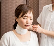 痛みを長引かせないためにも、計画的な治療を行っていきます。